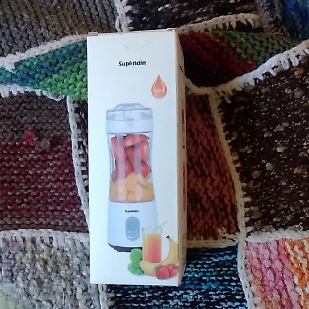 White Portable Blender